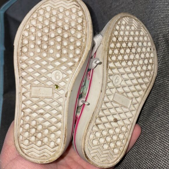 Lil Hazel’s flowered shoes toddler size 6 - Picture 4 of 4